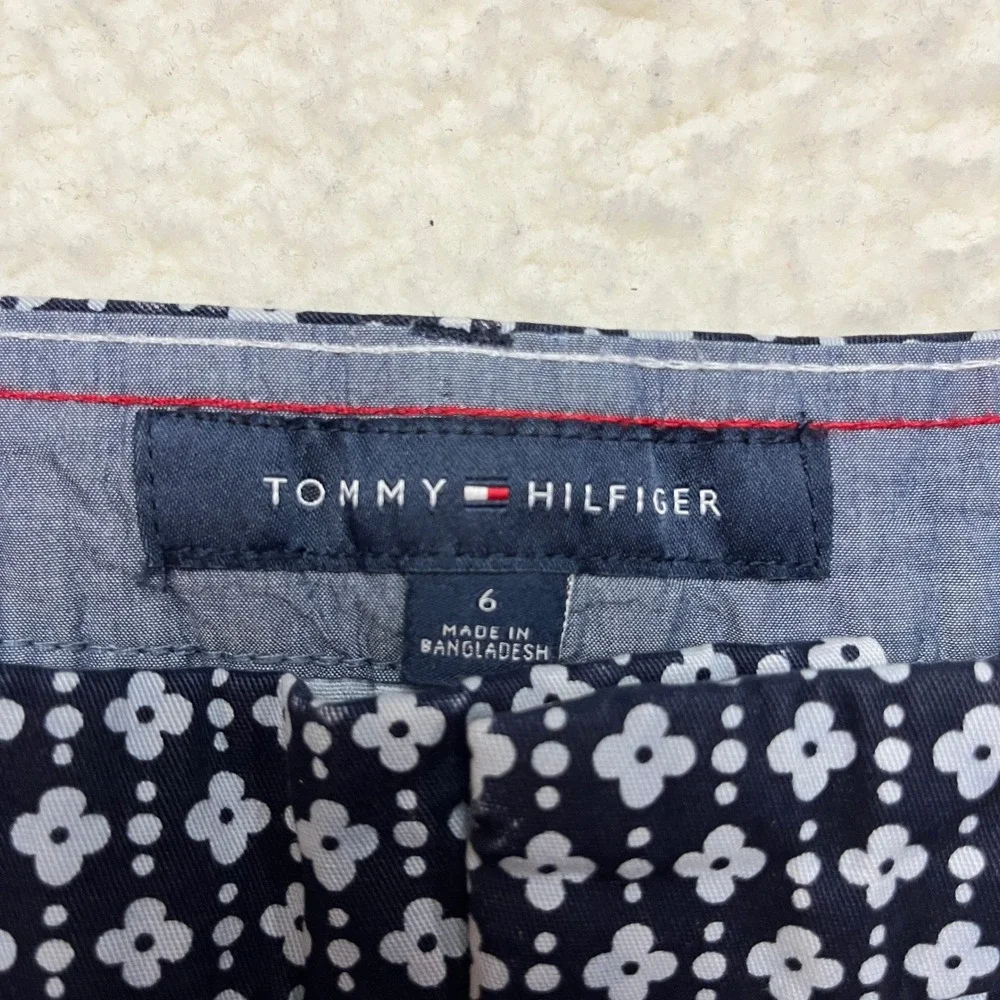 Tommy Hilfiger Shorts Womens 6‎ Navy Hollywood 9 Inch Floral Geometric J4AWH236